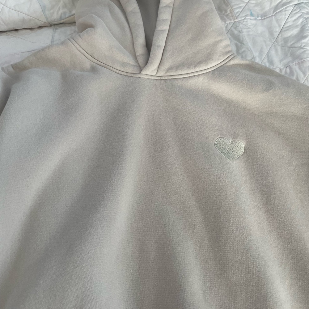 Comfrt Cream Oversized Hoodie with Heart Detail - Picture 7 of 8